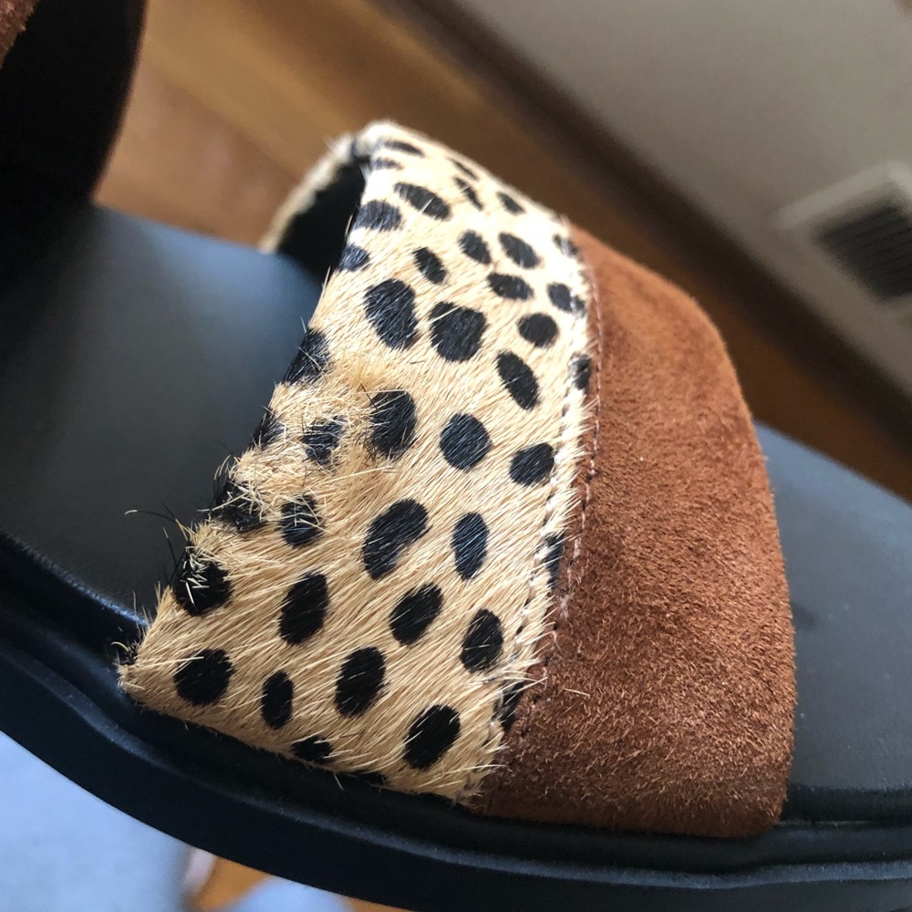 LOGO Sandals - Picture 8 of 12